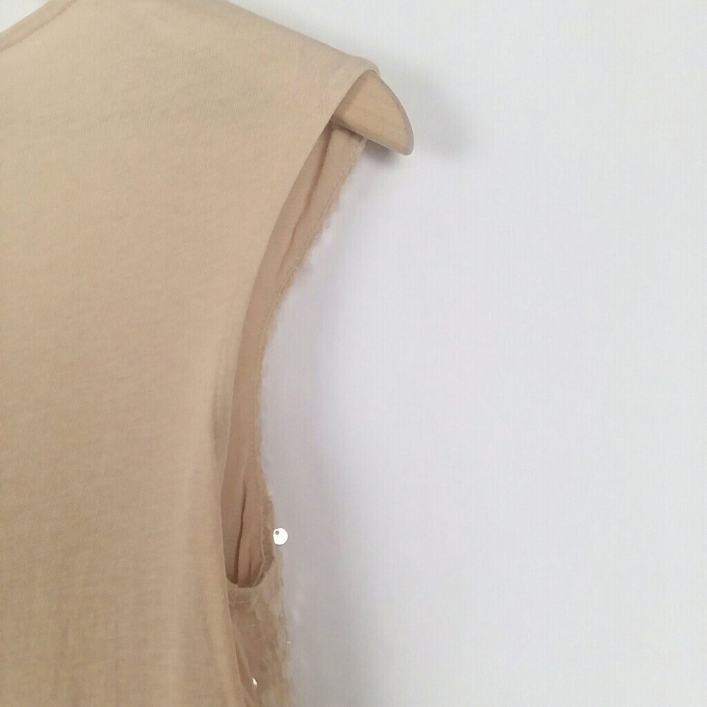 Elle sequenced scoop  neck cap sleeve top - Picture 4 of 5